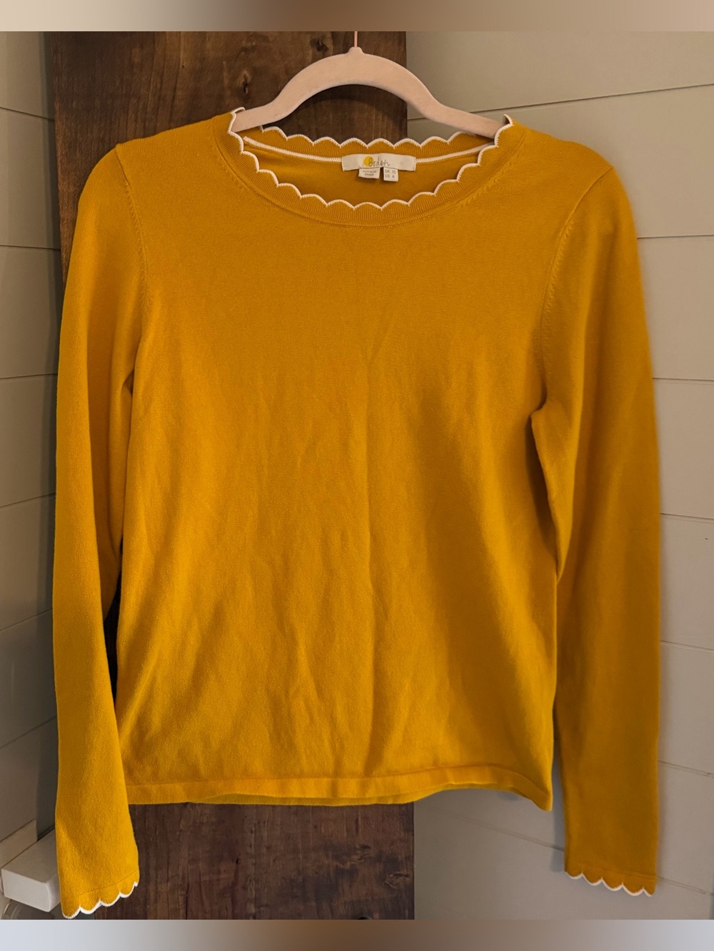 Boden Mustard Scallop-Trim Long Sleeve Top